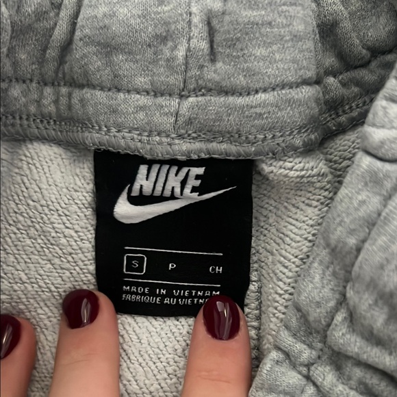 Nike women’s Grey Sweatpants - Picture 2 of 2